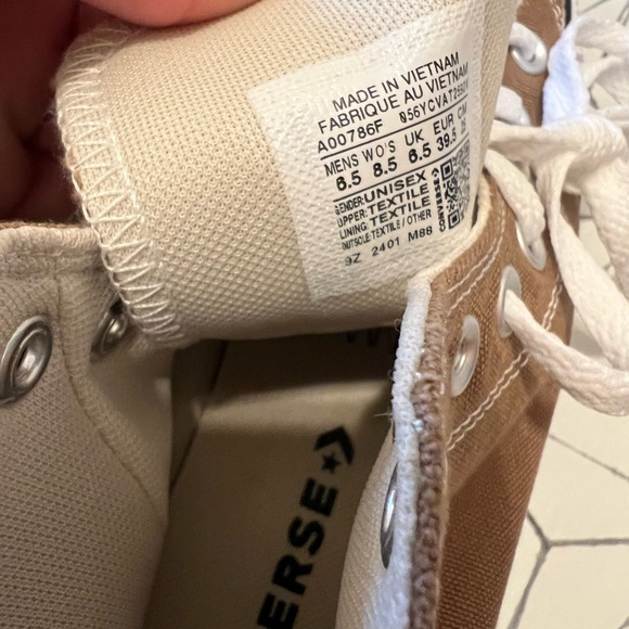 Brown High-Top converse - Picture 4 of 4